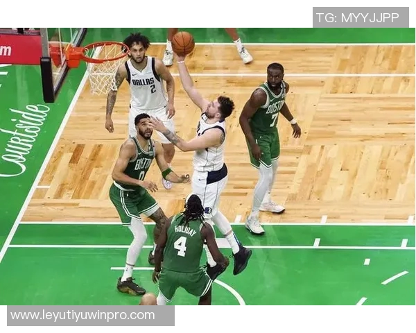 瘦身东契奇重返巅峰独行侠防守豪赌却遭遇进攻危机 瘦身东契奇重返巅峰独行侠防守豪赌却遭遇进攻危机