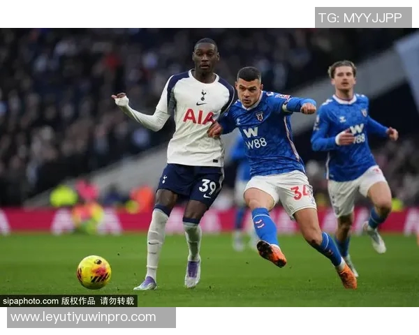 热刺中场本坦库尔腿筋受伤将缺席三个月影响球队战斗力